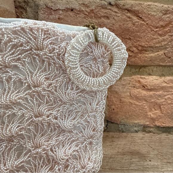 Vintage seed beaded Cream Wristlet clutch - Picture 3 of 9